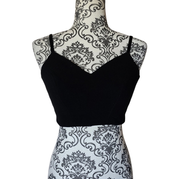 Aritzia Babaton cropped tank top size medium - Picture 1 of 9